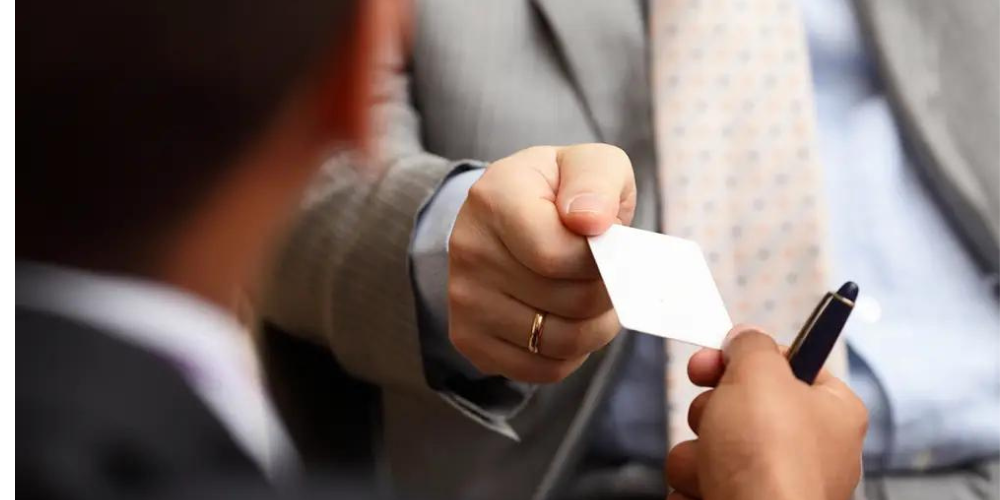 7 Reasons Why Business Cards are Still Relevant Today 